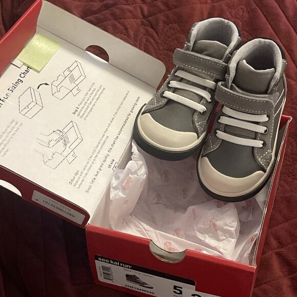 NWB New See Kai Run Dane Hi Top Grey leather sneakers, Little kids Sz 5 Gray - Picture 9 of 15